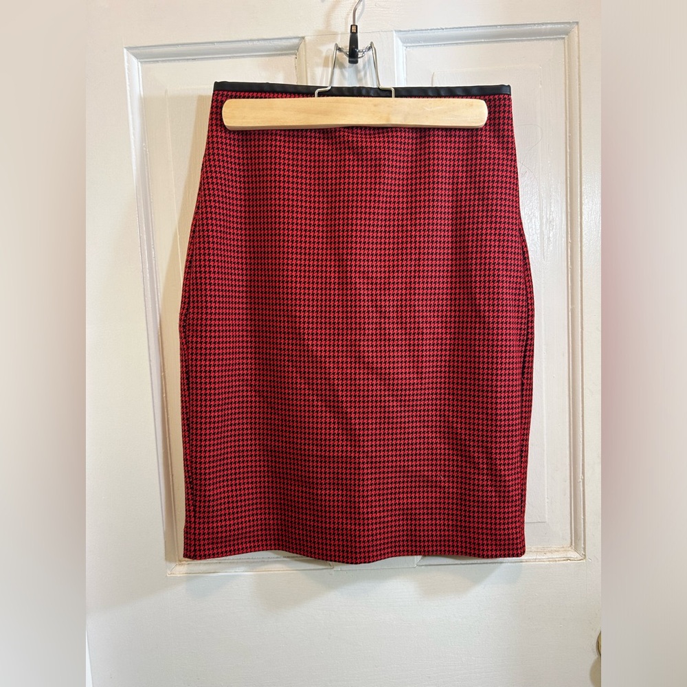 Express Red Ribbed Pencil Skirt for Work